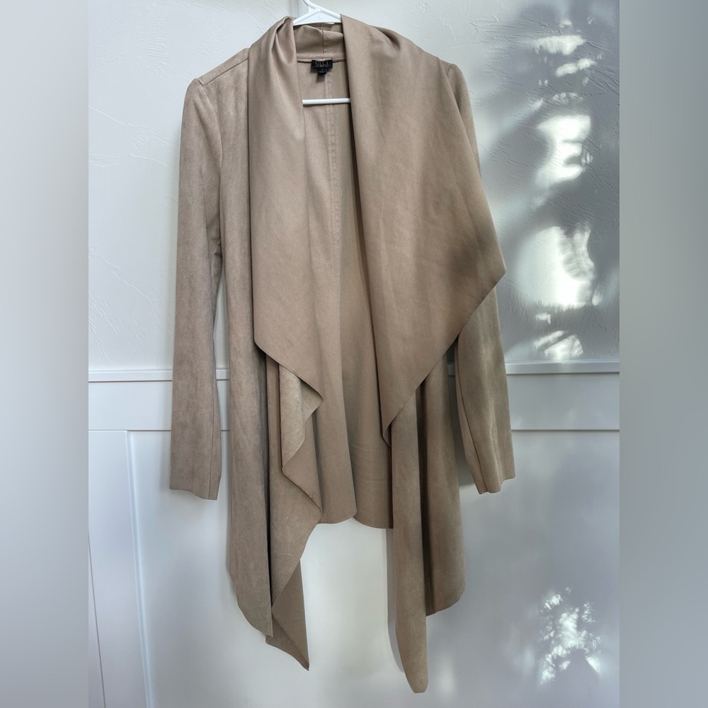 G.I.L.I. Women's Tan suede Drape Cape women’s size 4
